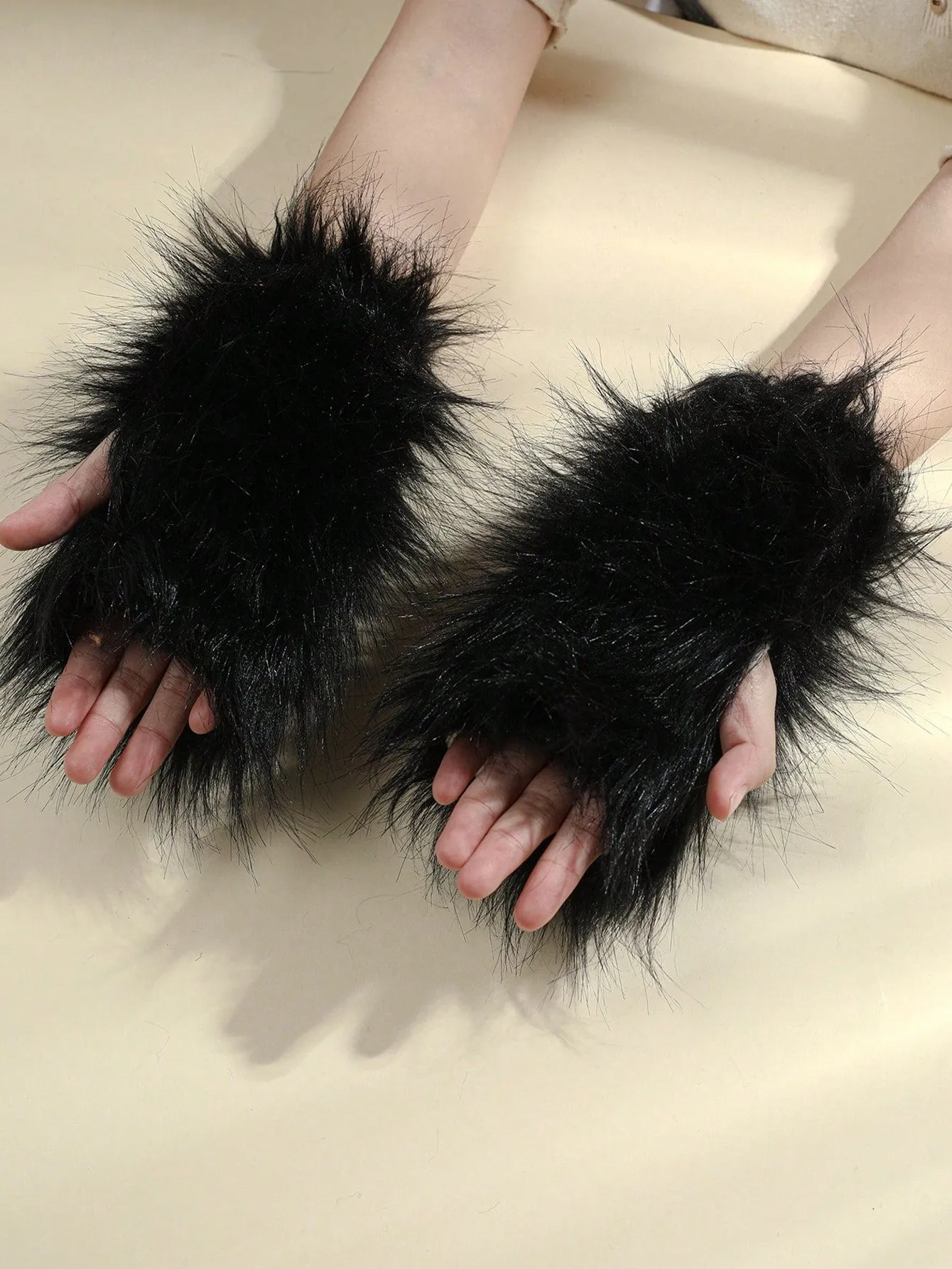 1pair Warm Furry Fingerless Gloves - Black