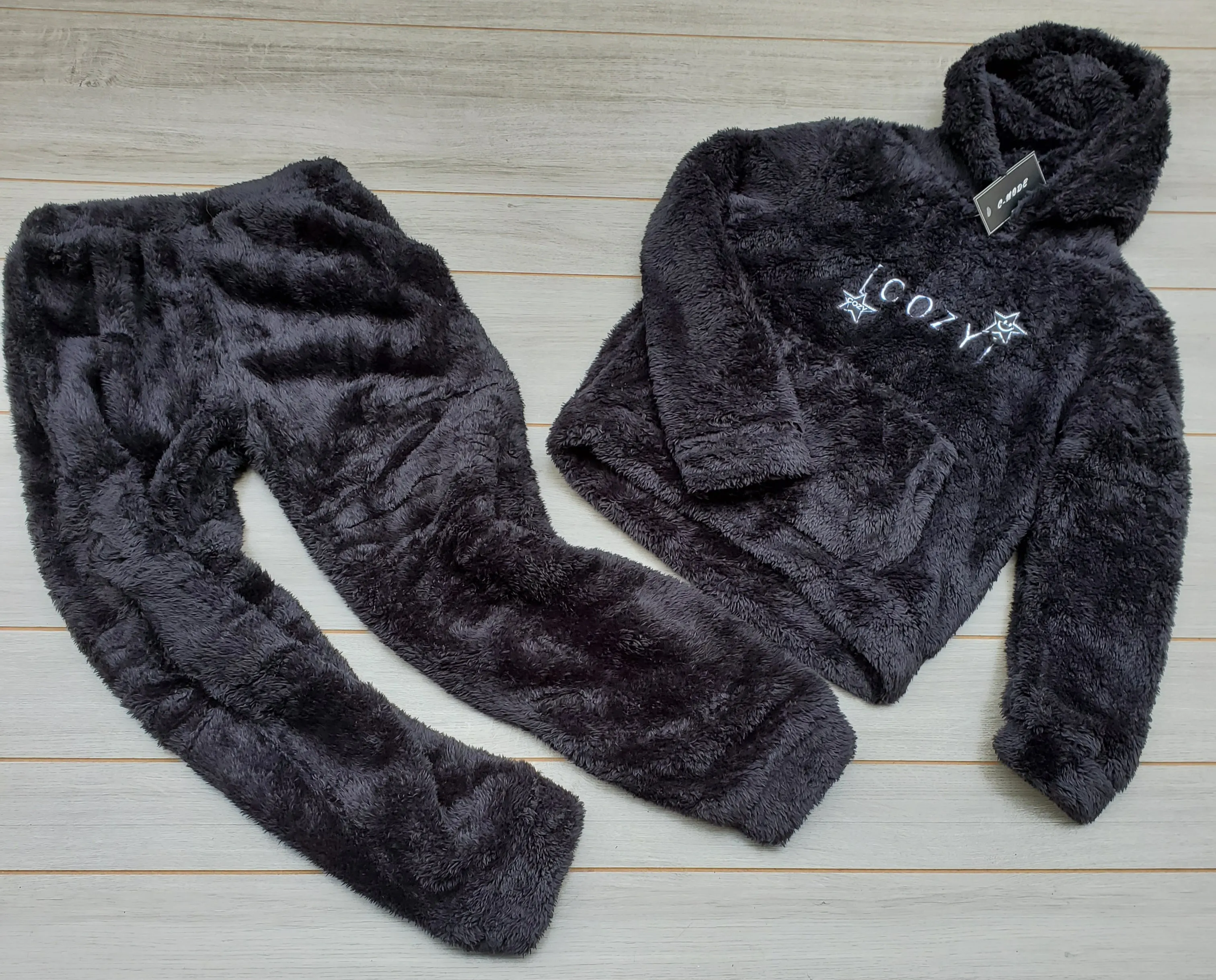 Cozy black