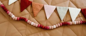 Cozy Rosey Felt Garland