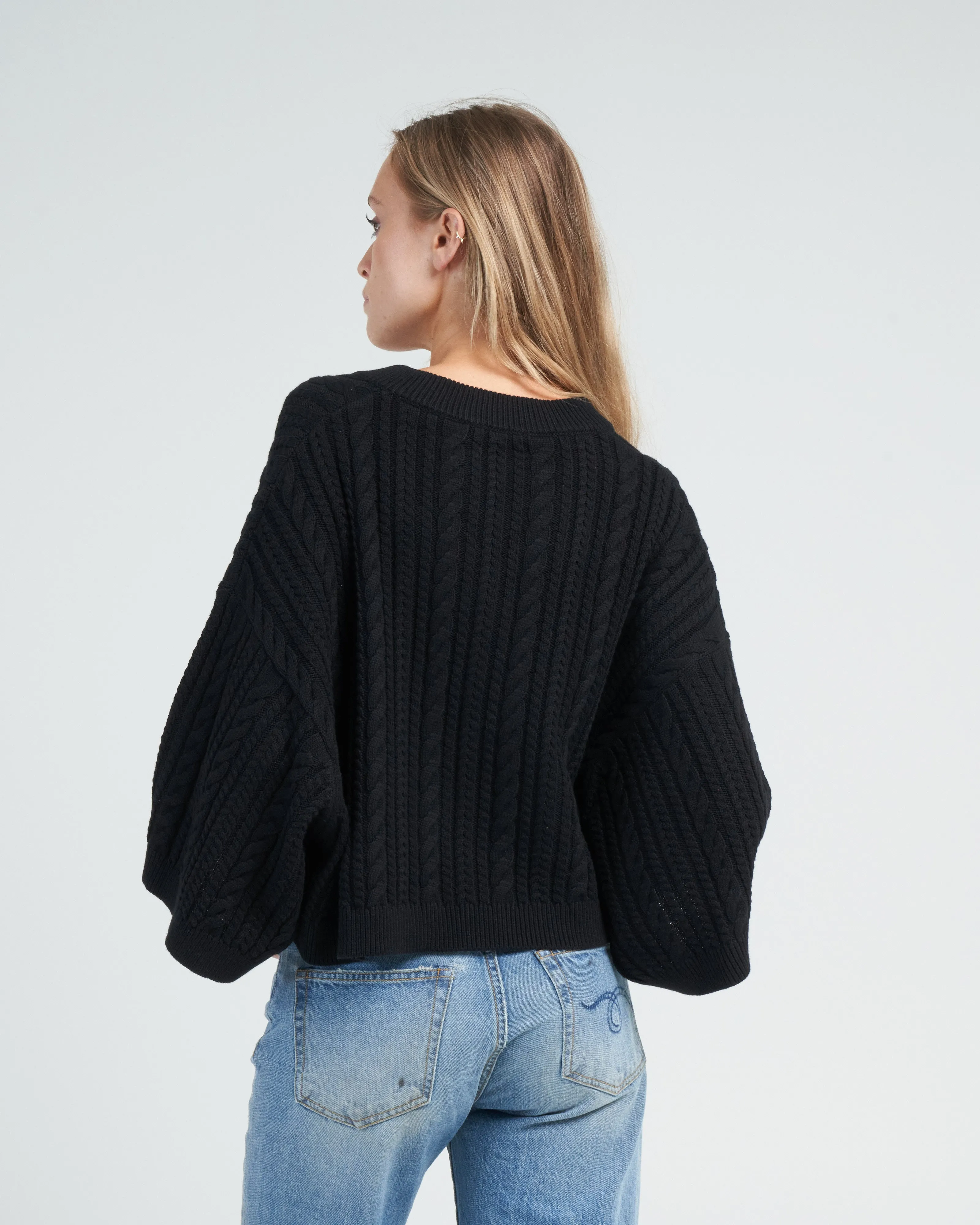 cropped cable v neck - black