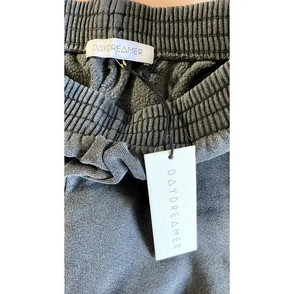 Daydreamer 3 Shooting Stars Double Platinum Boyfriend Sweat Shorts  XS