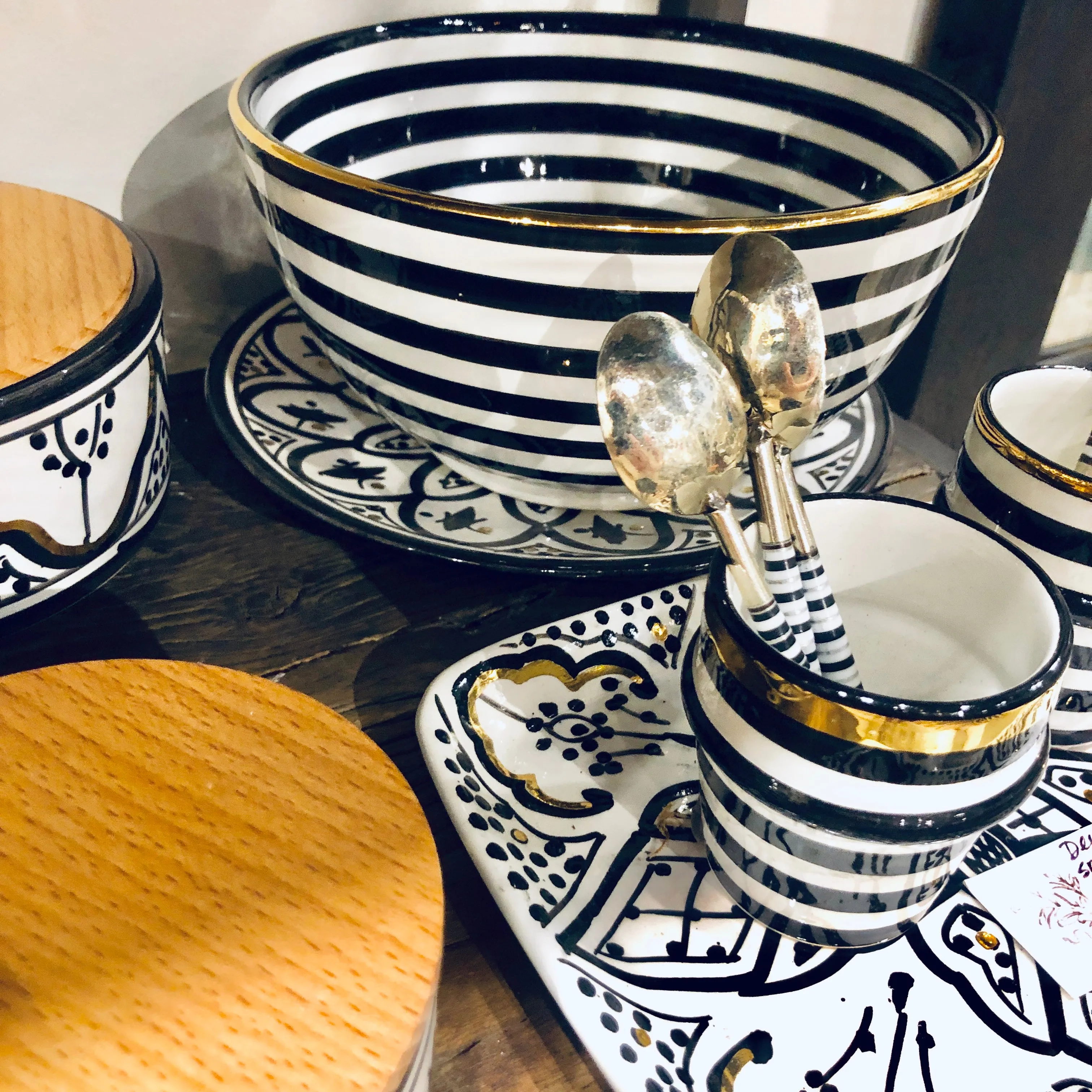 Handmade Noir Zwak Glazed Moroccan Tray with 12K Gold Accent