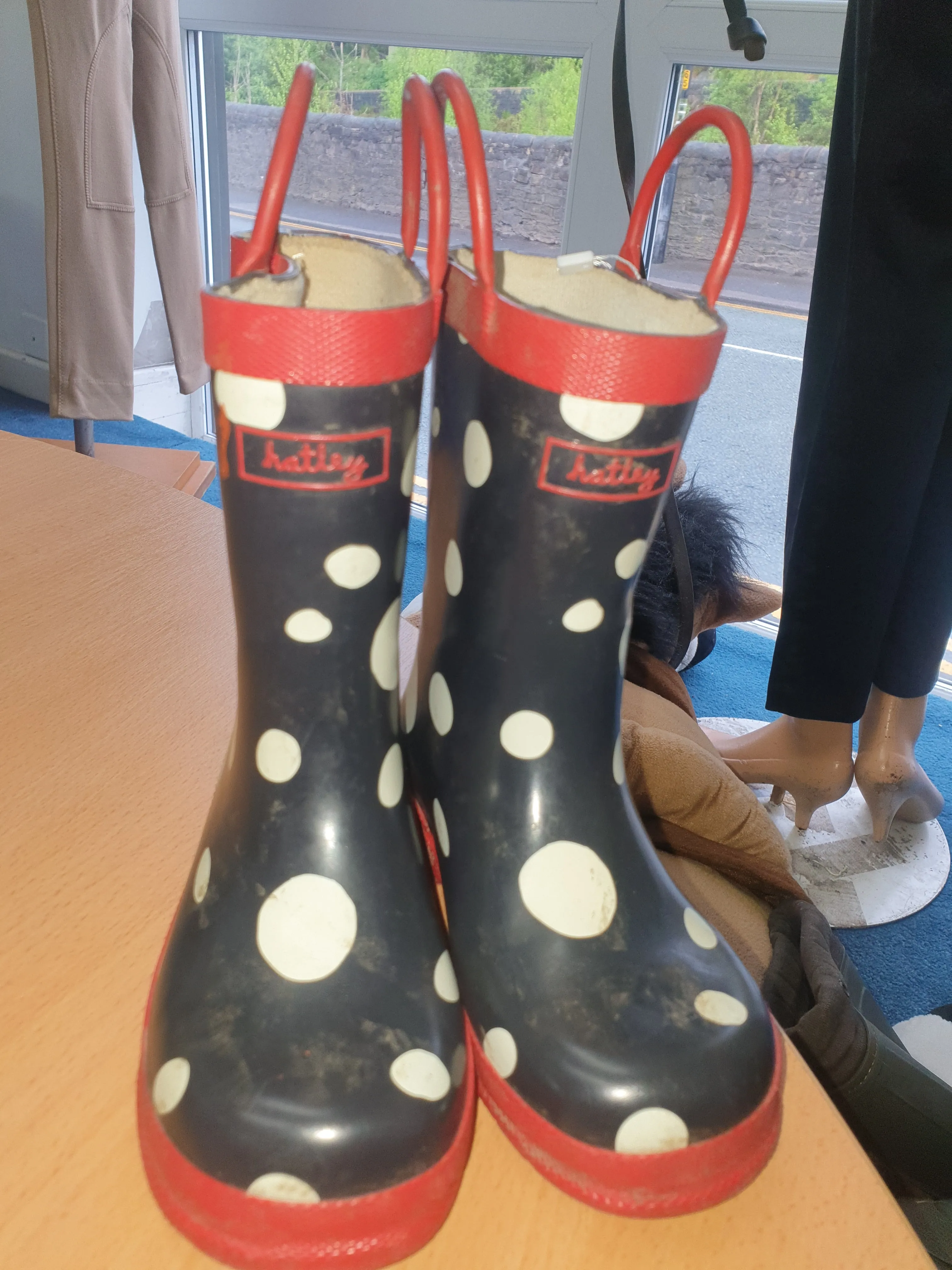 Hatley polka dot size 9 wellies FREE POSTAGE 🟣