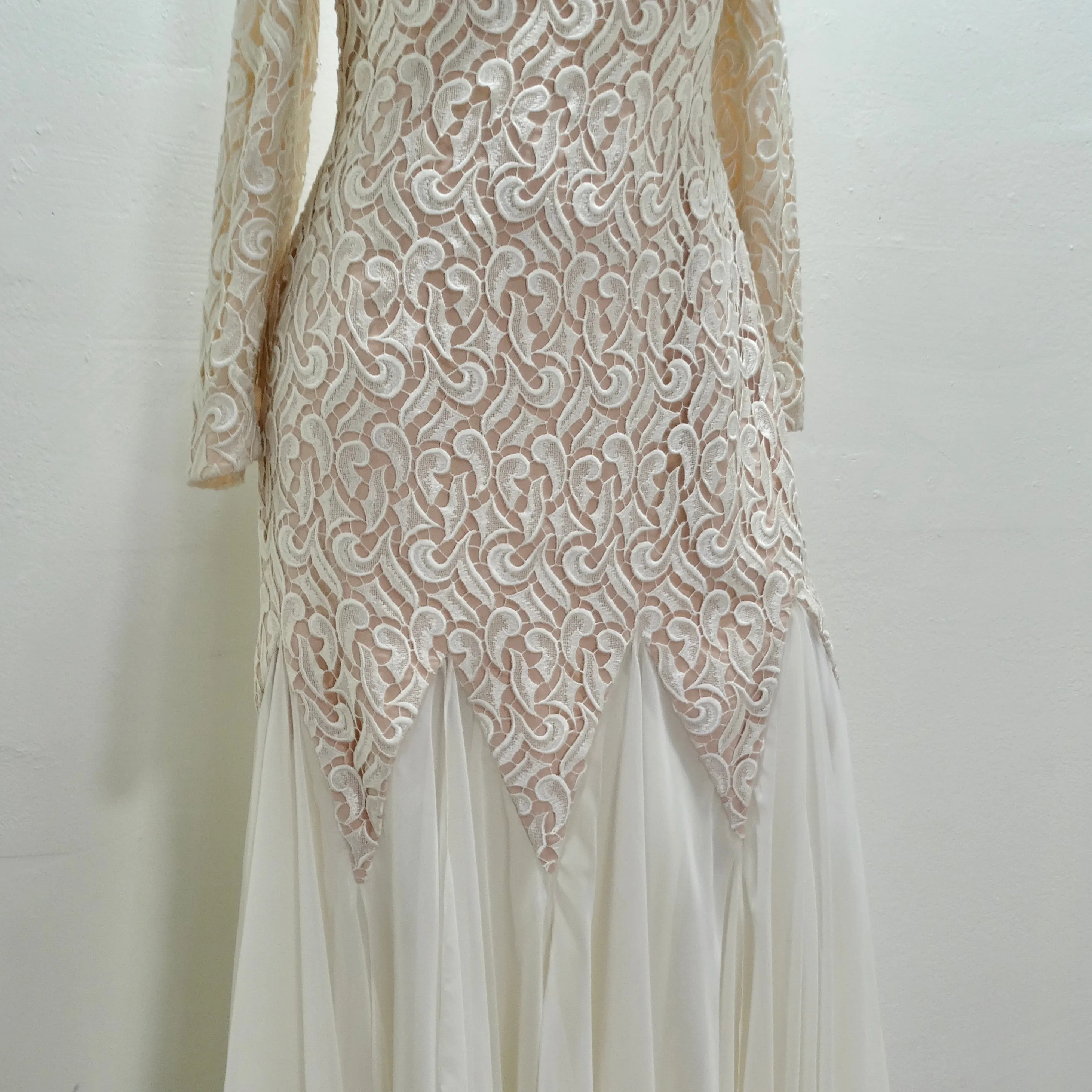 I Magnin Travilla 1980s White Lace Mermaid Bridal Dress