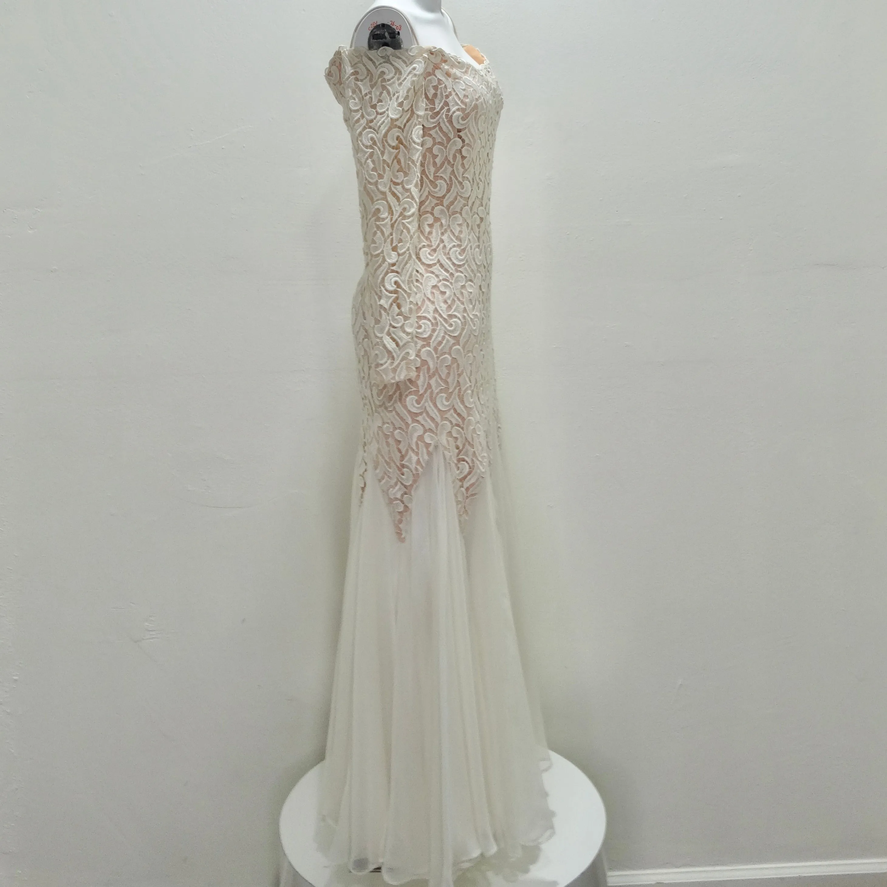 I Magnin Travilla 1980s White Lace Mermaid Bridal Dress