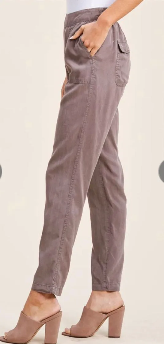Josie Joggers in Mocha