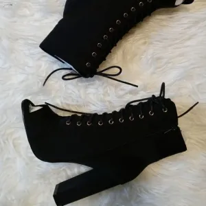 Liliana lace up block heel boot