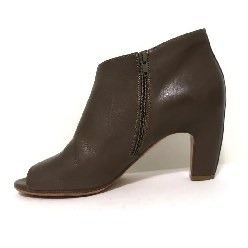 Maison Margiela Peep Toe Ankle Boots Brown Leather Size 39 Curved Heel Booties