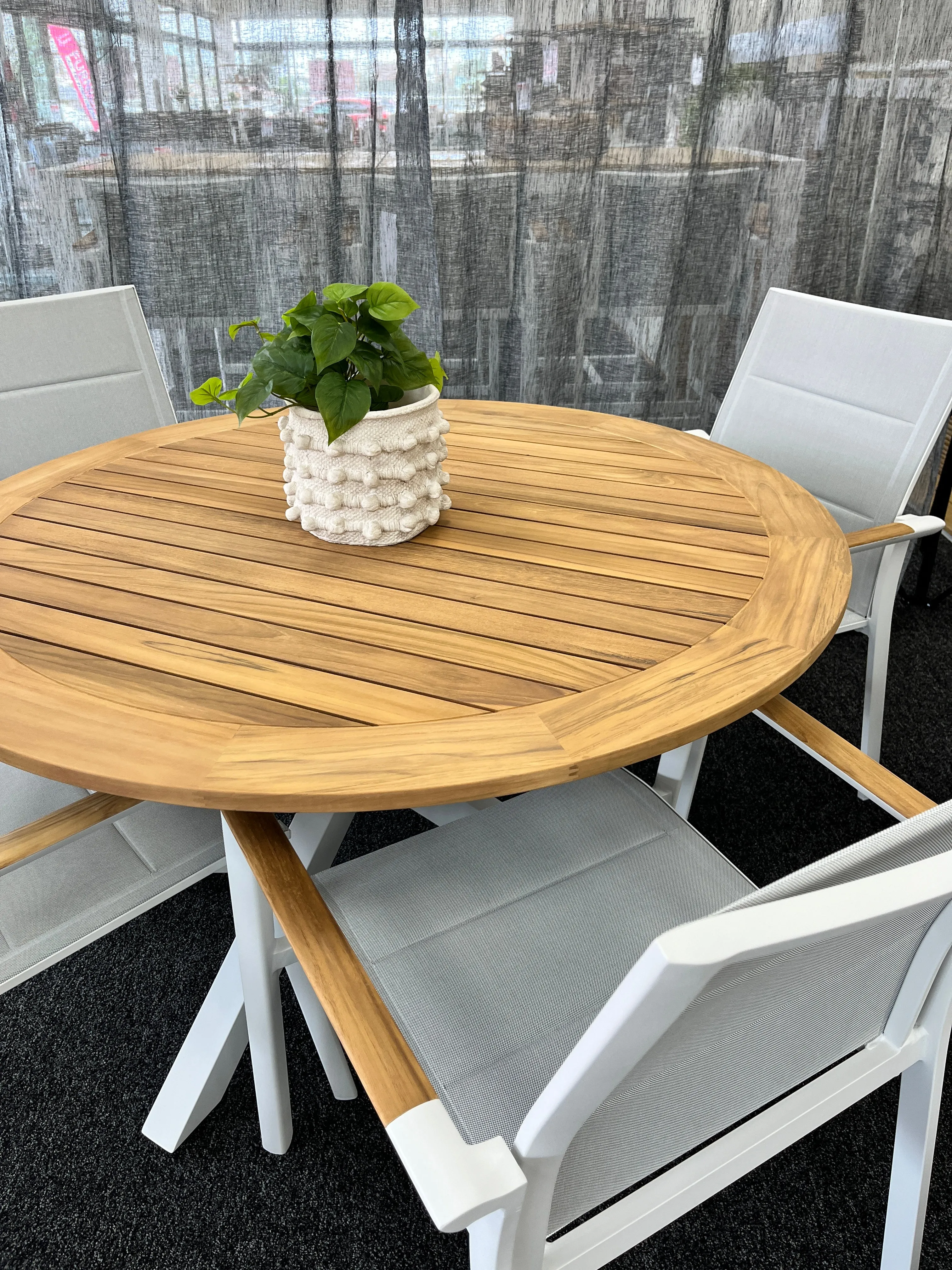 Mikado Outdoor Round Table 120cm - White
