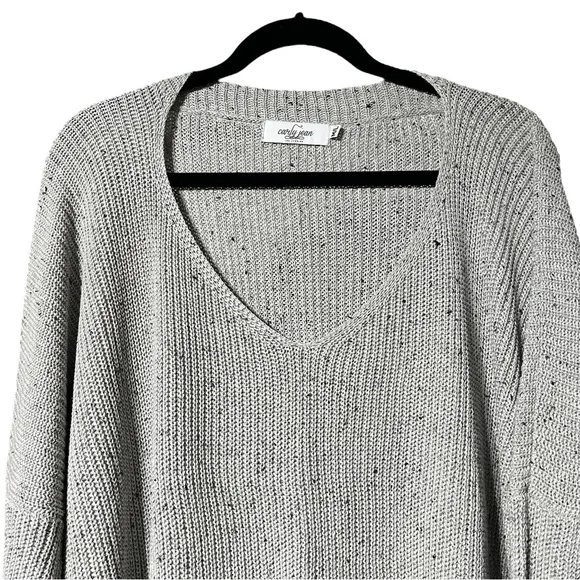 New CARLY JEAN Los Angeles Rhea Sweater Speckled Gray Oversized Fit V-Neck