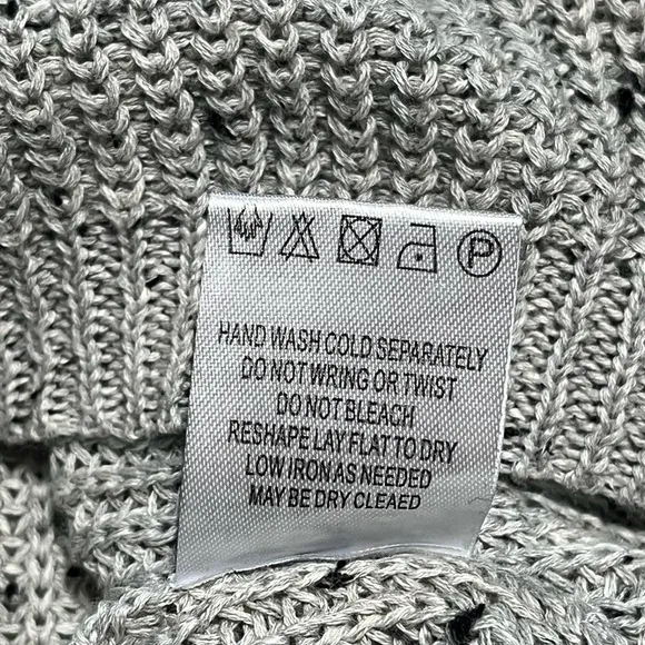 New CARLY JEAN Los Angeles Rhea Sweater Speckled Gray Oversized Fit V-Neck