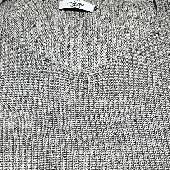 New CARLY JEAN Los Angeles Rhea Sweater Speckled Gray Oversized Fit V-Neck