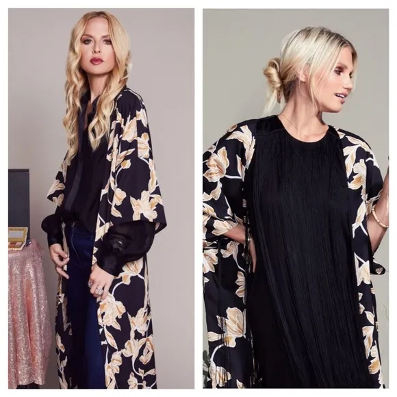 NWT Maison du Soir Floral Robe ($150) Host Pick!