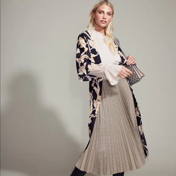 NWT Maison du Soir Floral Robe ($150) Host Pick!