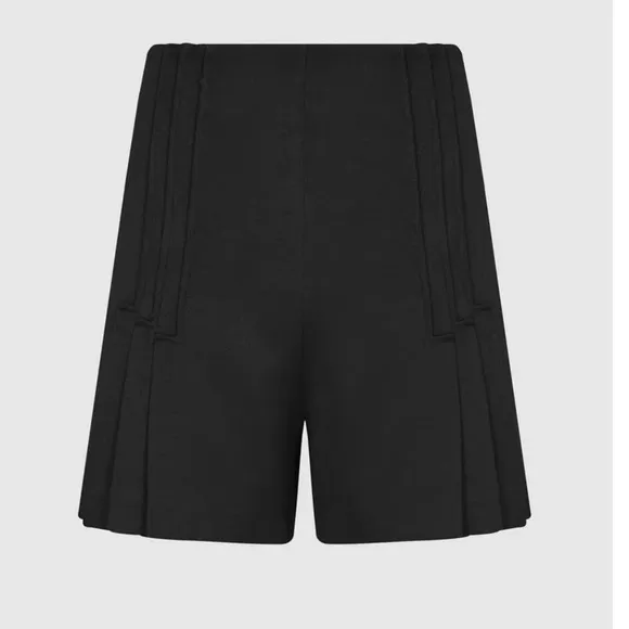 Reiss AURORA PLEATED FRONT TAILORED SHORTS IN BLACK size US 6