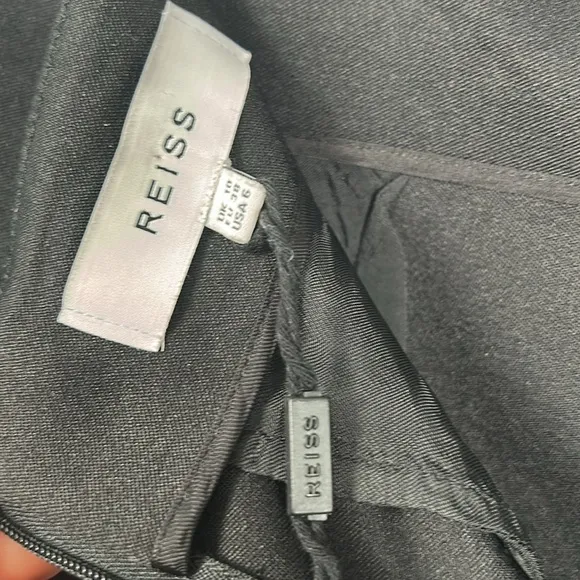 Reiss AURORA PLEATED FRONT TAILORED SHORTS IN BLACK size US 6
