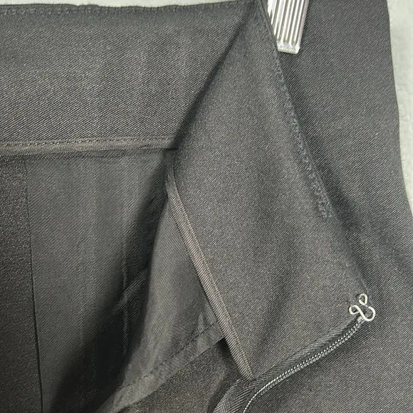 Reiss AURORA PLEATED FRONT TAILORED SHORTS IN BLACK size US 6