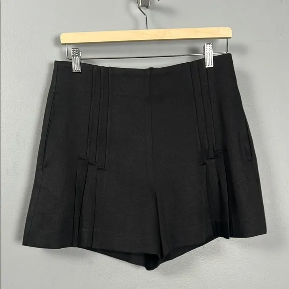 Reiss AURORA PLEATED FRONT TAILORED SHORTS IN BLACK size US 6