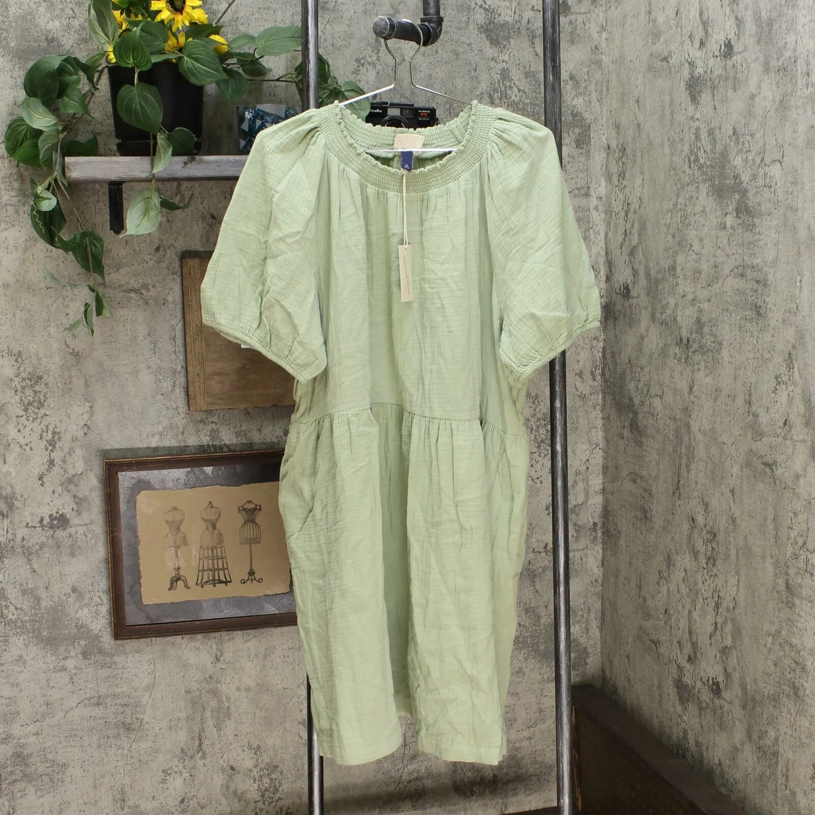 Universal Thread Women's Short Sleeve Gauze Smocked Shift Dress