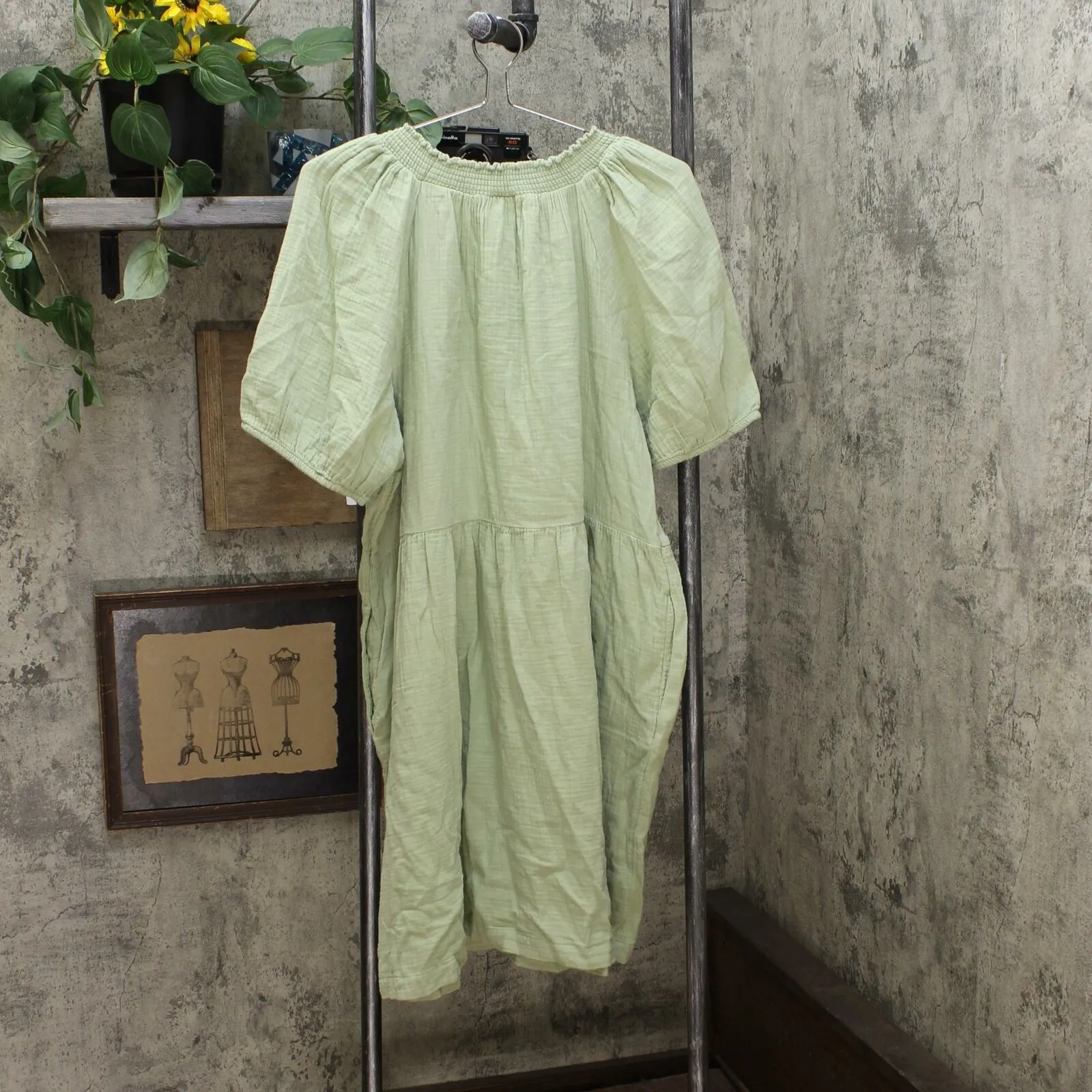 Universal Thread Women's Short Sleeve Gauze Smocked Shift Dress