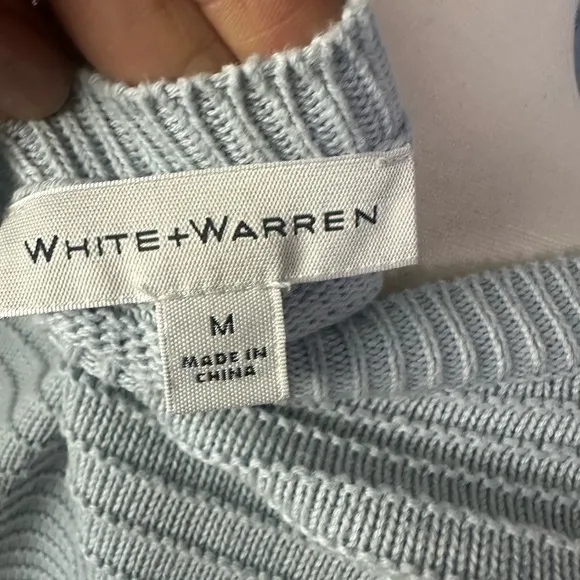 WHITE   WARREN Light Blue Sweater. Sz M. Gorgeous and Unique elaborate Design