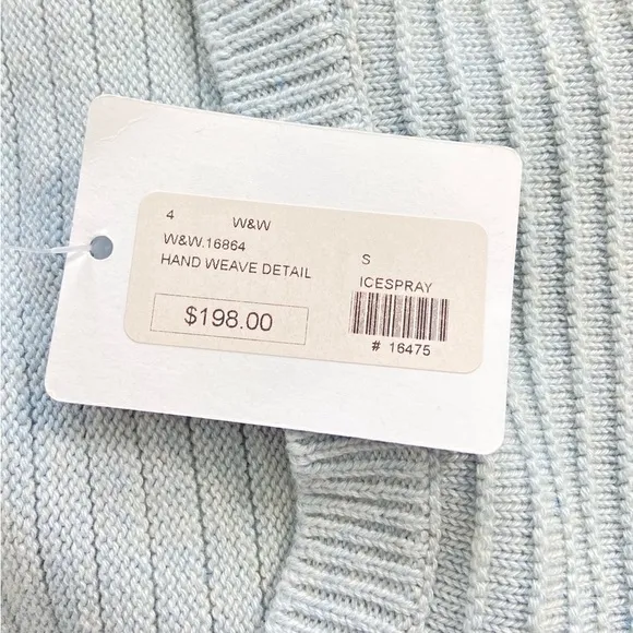 WHITE   WARREN Light Blue Sweater. Sz M. Gorgeous and Unique elaborate Design