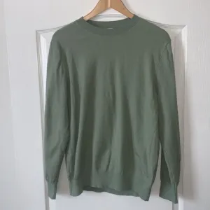 Zara Comfy Seafoam Green Sweater